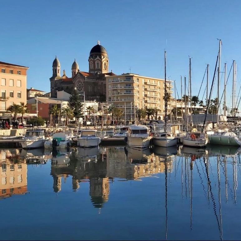 Studio 1 Neuf A 100 M Des Plages Et De La Gare Saint-Raphael  Exterior photo